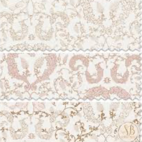 🆕Lace padded cropped top XXs pit 15.5” l 14” - Picture 2 of 11